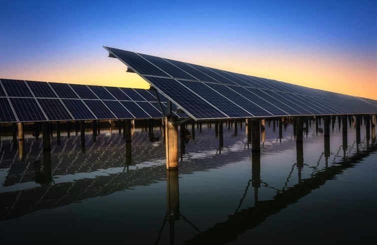 PL峰半高宽被太阳能电池意味着什么?